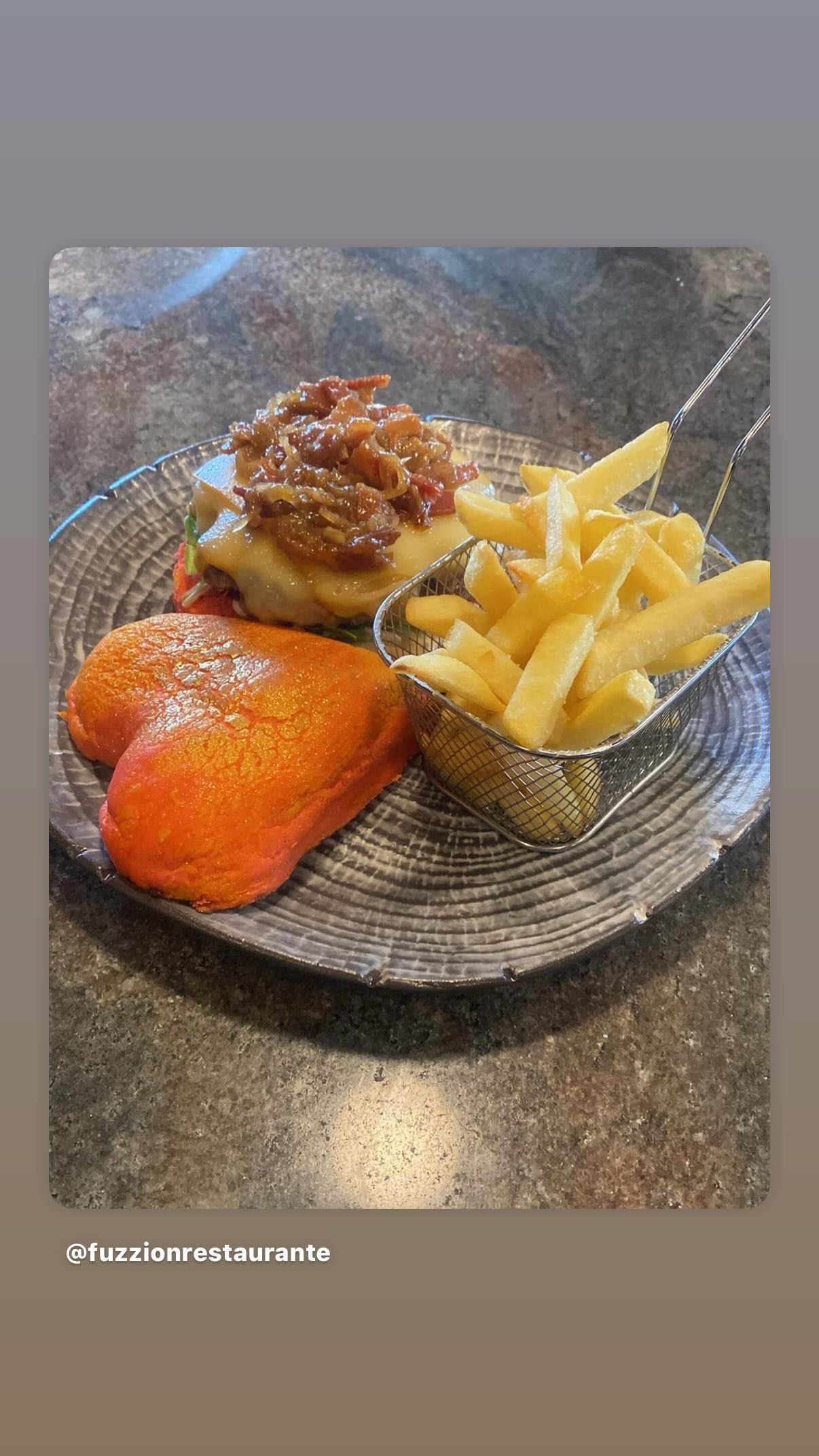 Hamburguesa con patatas