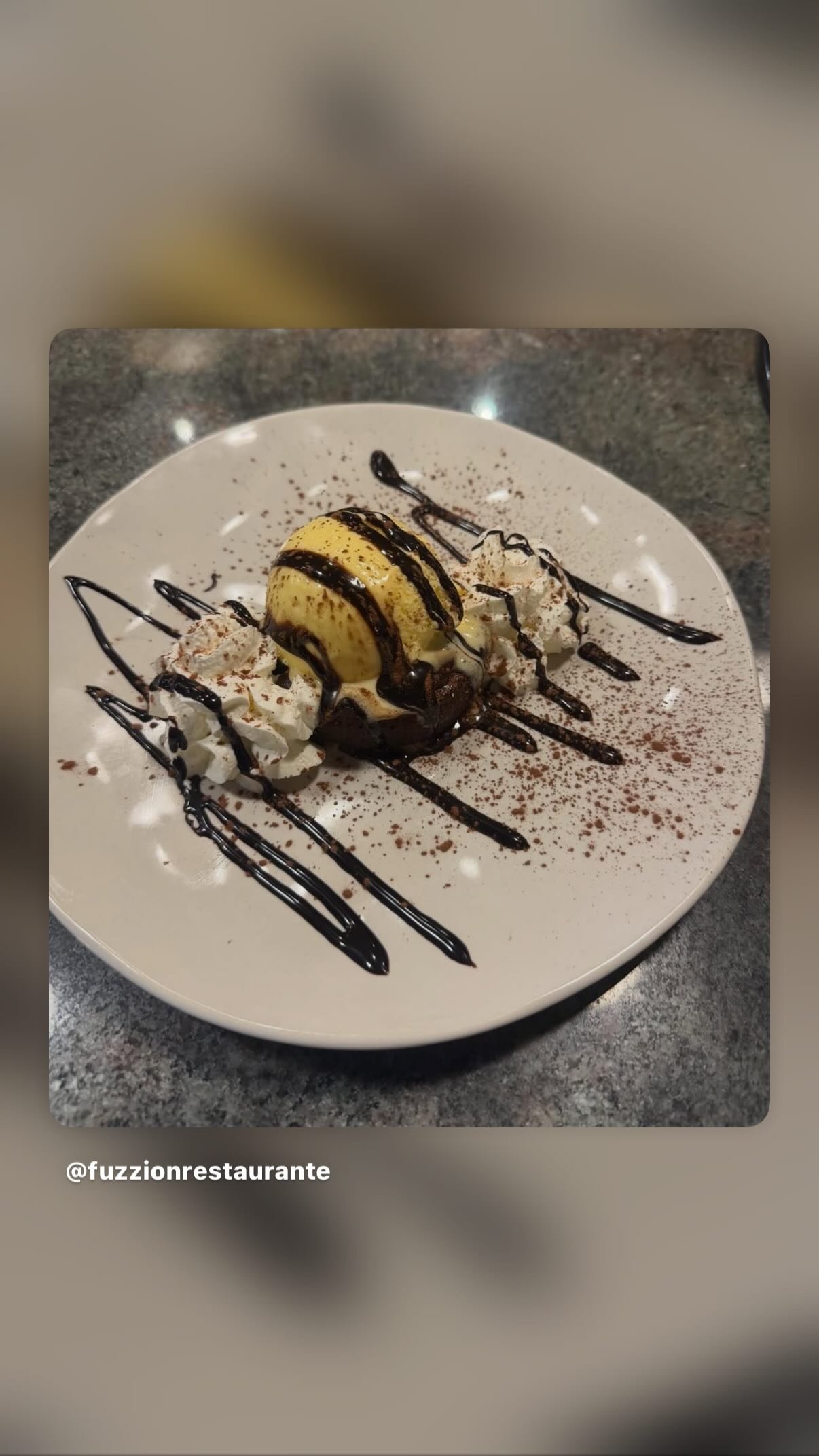 Postre con helado